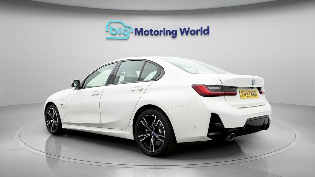 BMW 3 Series M Sport White #5
