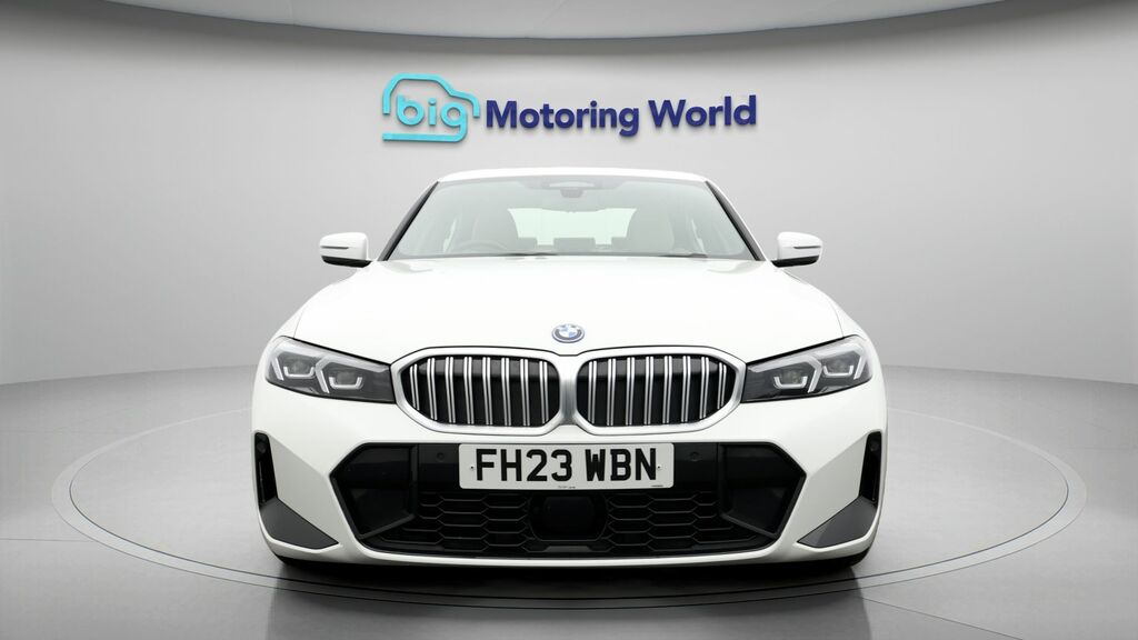 BMW 3 Series M Sport White #2