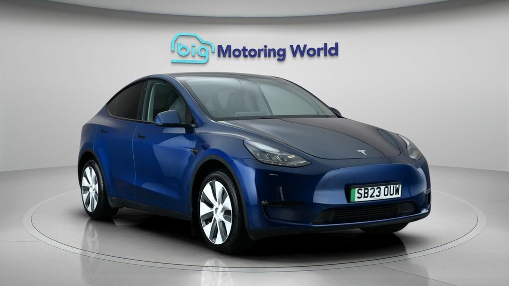 Tesla Model Y Long Range Blue