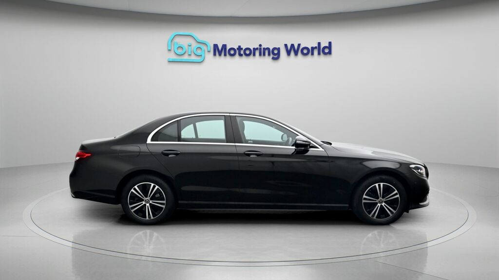 Mercedes-Benz E Class 2.0 2.0 E300de 13.5Kwh Amg Line Edition Estate Blue #8