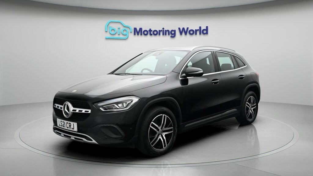 Mercedes-Benz GLA Class Sport Black #3
