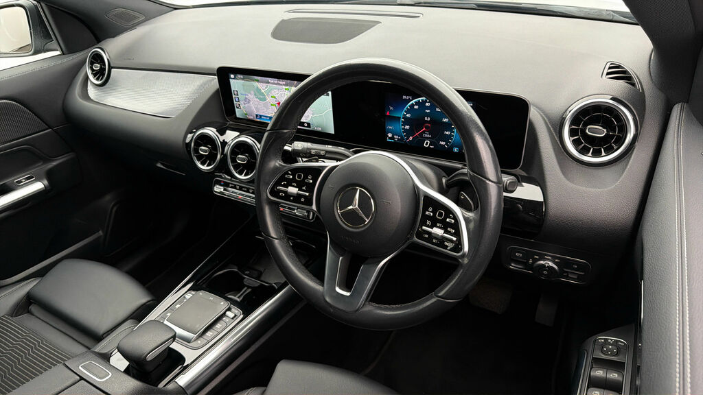 Mercedes-Benz GLA Class Gla 200 D Sport Red #9