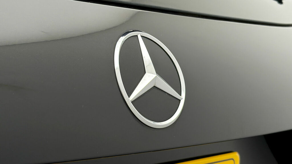 Mercedes-Benz GLA Class Gla 200 D Sport Red #19