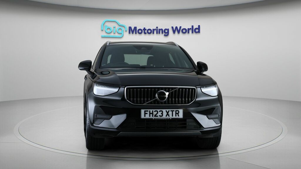 Volvo XC40 Core Black #2