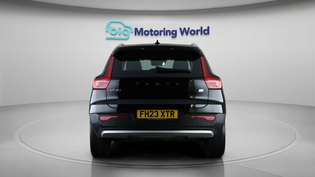 Volvo XC40 Core Black #6