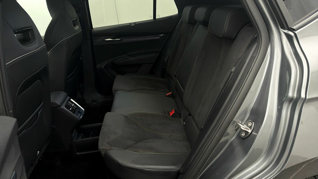 Skoda ENYAQ E 286Ps 85 Edition White #15