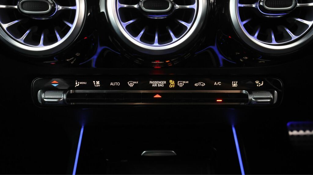 Mercedes-Benz GLA Class Gla 220D 4Matic Amg Line Premium Black #11