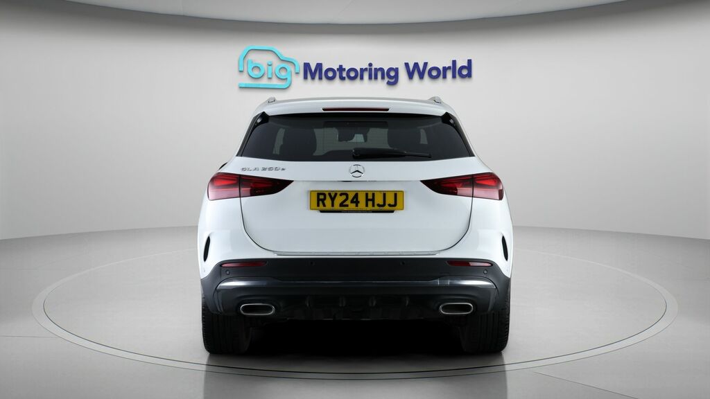 Mercedes-Benz GLA Class Amg Line White #6