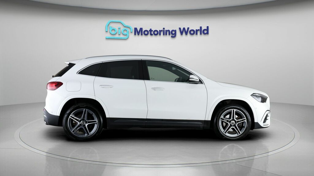 Mercedes-Benz GLA Class Gla 220D 4Matic Amg Line Premium Black #8