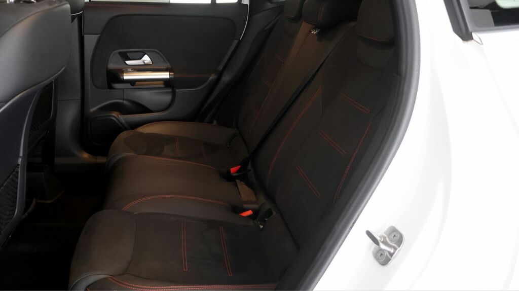 Mercedes-Benz GLA Class Gla 220D 4Matic Amg Line Premium Black #15