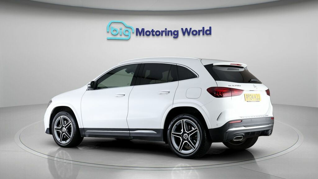 Mercedes-Benz GLA Class Amg Line White #5