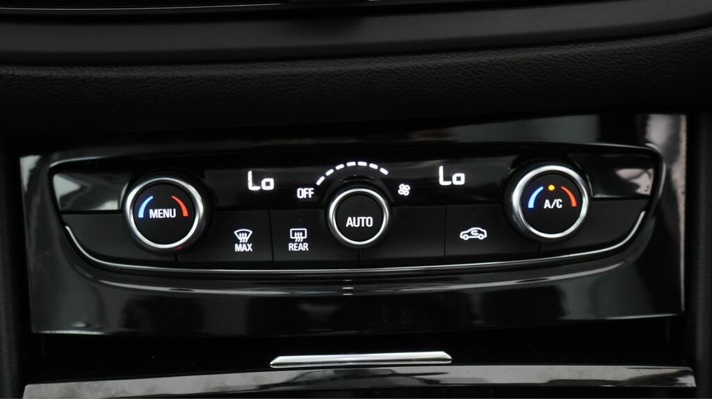 Vauxhall Grandland Suv Red #11