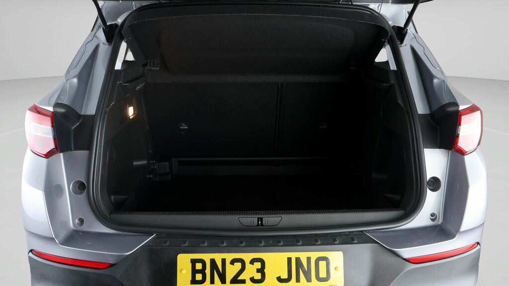 Vauxhall Grandland Suv Red #16