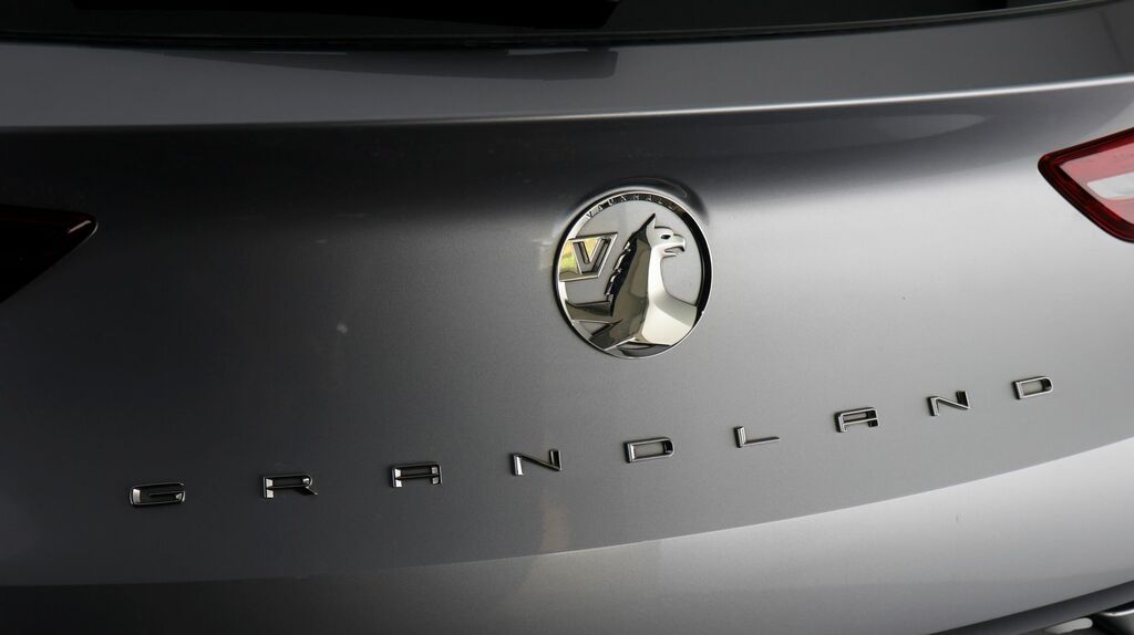 Vauxhall Grandland Suv Red #19