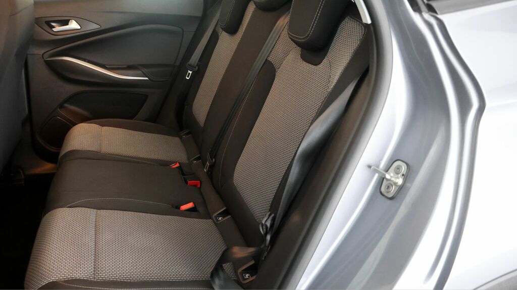 Vauxhall Grandland Suv Red #15