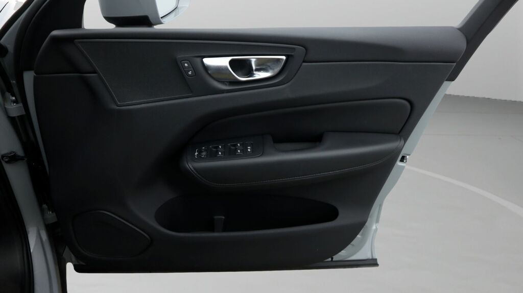 Volvo XC60 2.0 B5p Plus Dark Awd Geartronic Grey #15