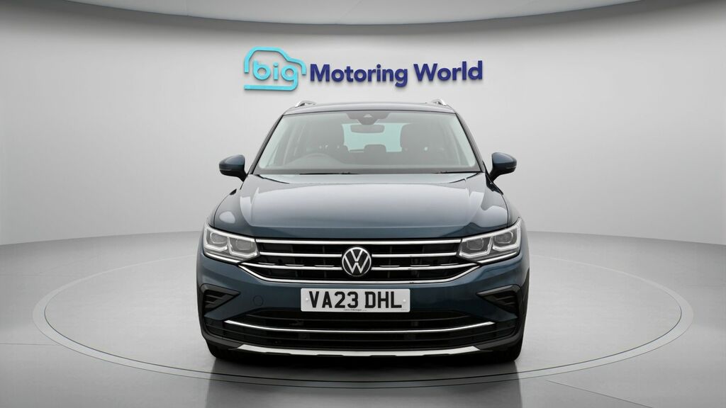 Volkswagen Tiguan Elegance Blue #2