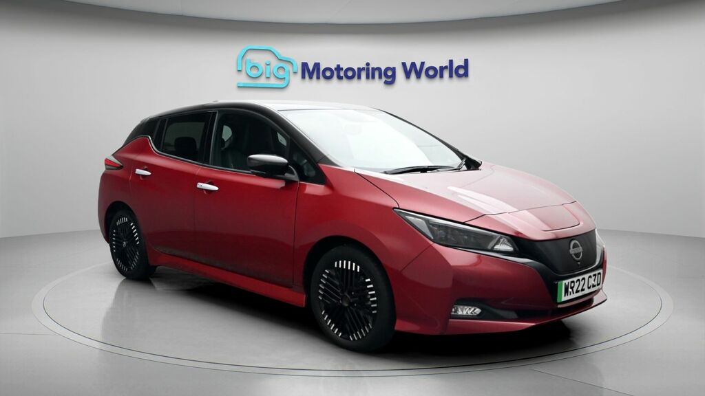 Nissan Leaf N-connecta Red