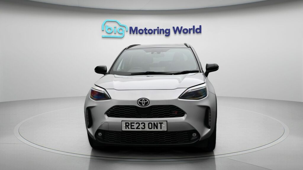 Toyota Yaris Cross Gr Sport Silver #2