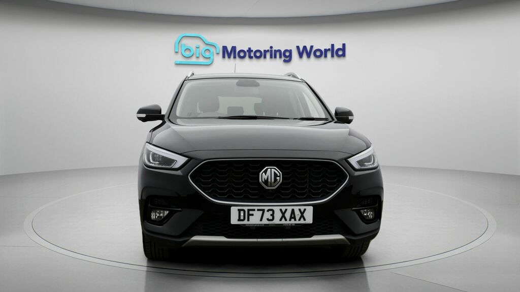 MG ZS Exclusive Black #2