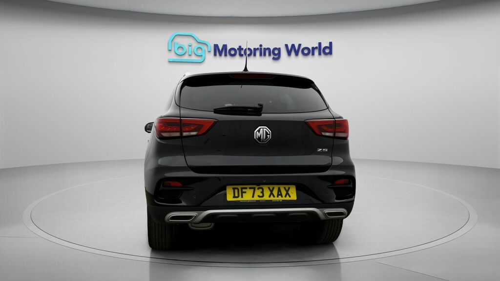 MG ZS Exclusive Black #6