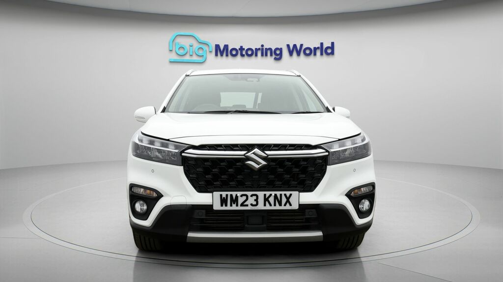 Suzuki S Cross Motion White #2