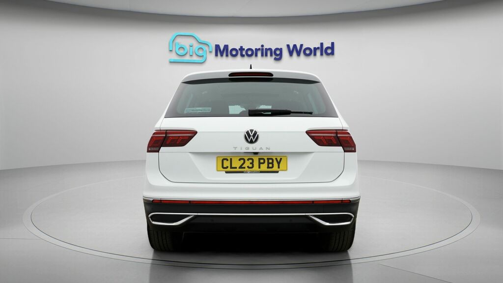 Volkswagen Tiguan Elegance White #6