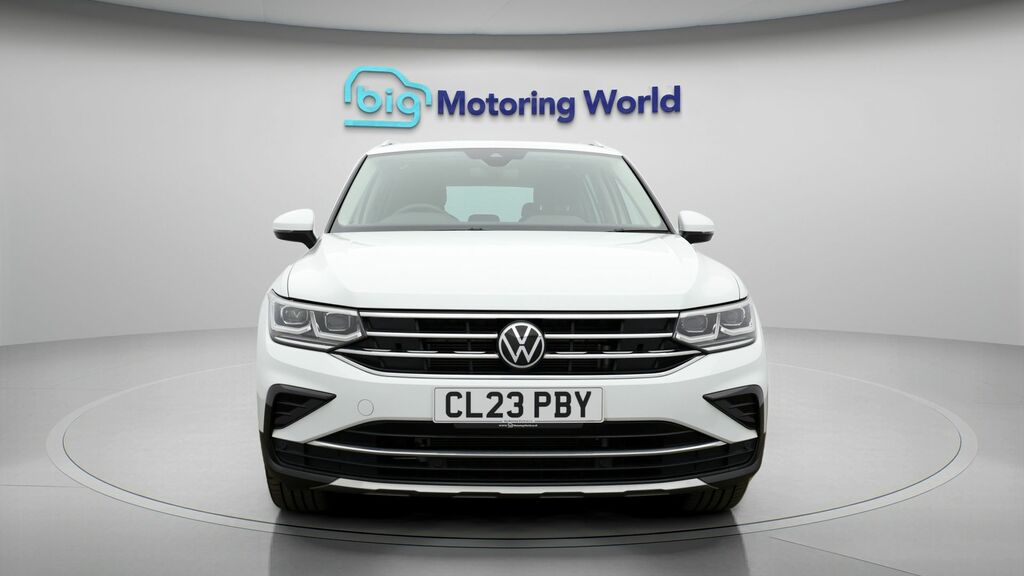 Volkswagen Tiguan Elegance White #2