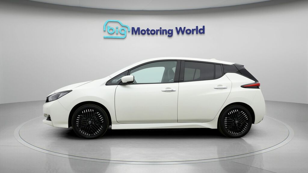 Nissan Leaf N-connecta White #4