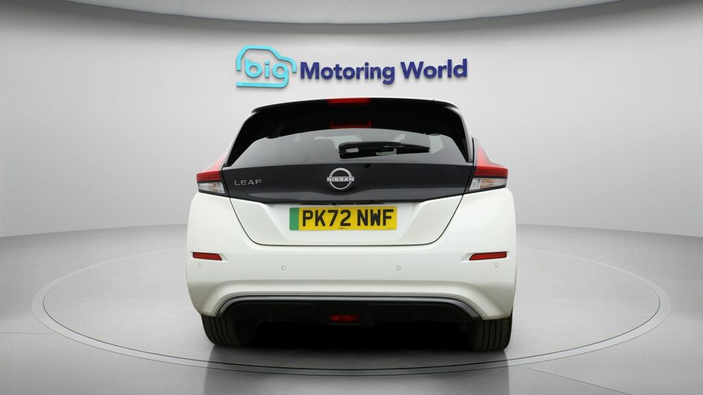 Nissan Leaf N-connecta White #6