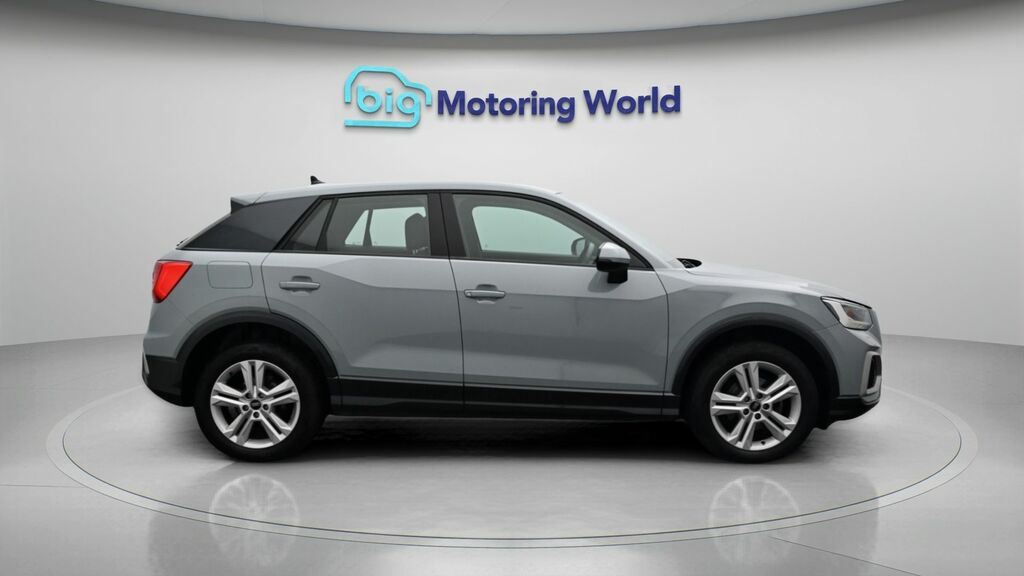 Audi Q2 35 Tfsi Sport S Tronic Cs Black #8