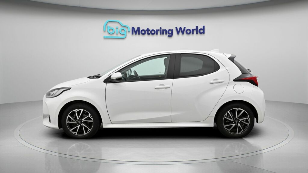 Toyota Yaris Design EF23VVW White #4