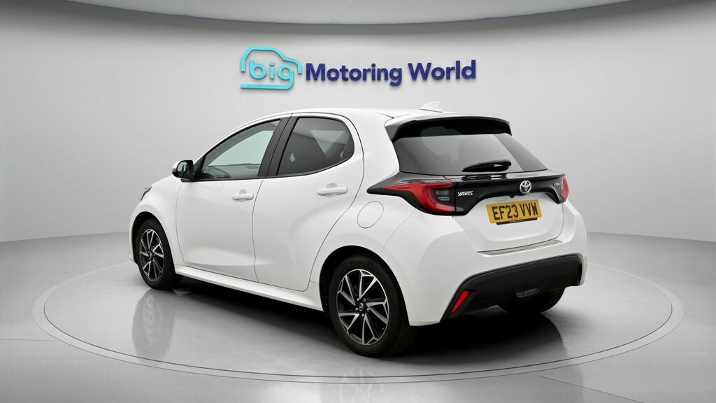 Toyota Yaris Design EF23VVW White #5