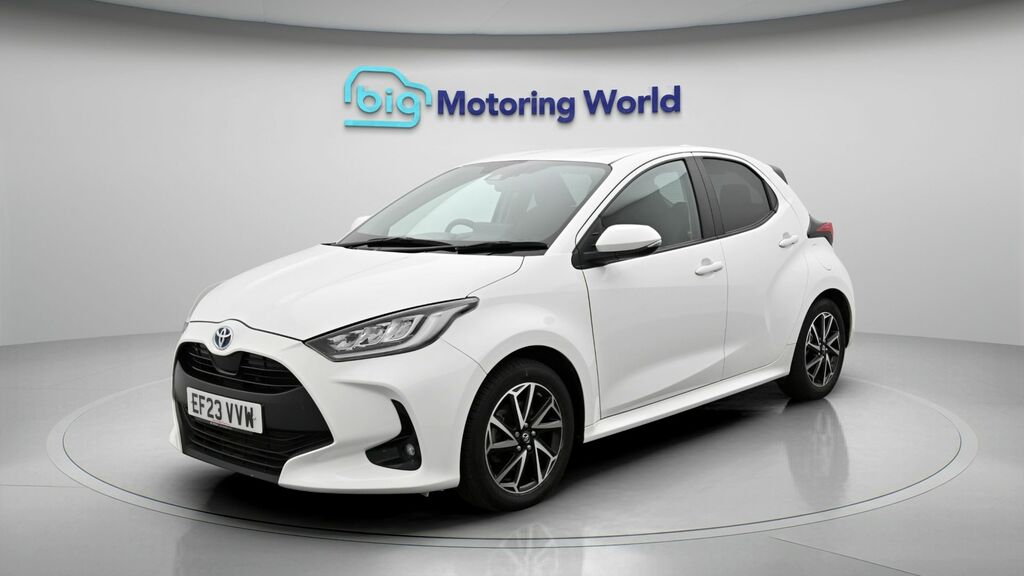 Toyota Yaris Design EF23VVW White #3