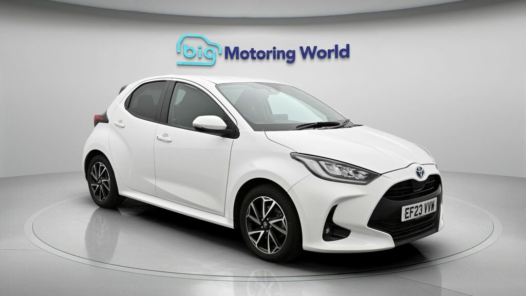 Toyota Yaris Design White
