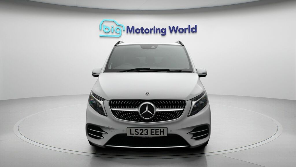 Mercedes-Benz V Class Amg Line White #2