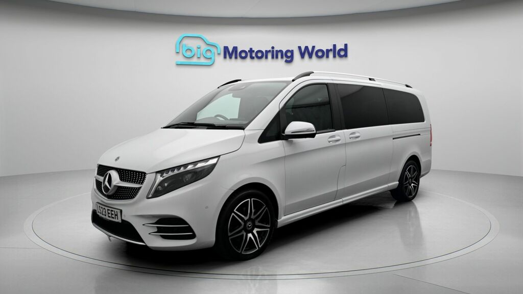 Mercedes-Benz V Class Amg Line White #3