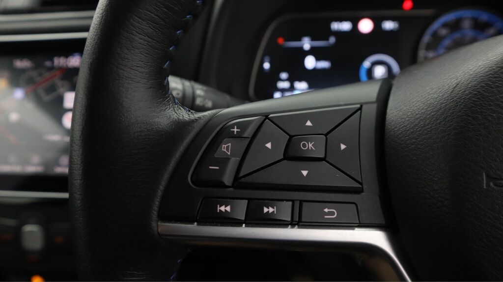 Nissan Leaf 40Kw Acenta With Intelligent Cruise Control And Ac Red #22