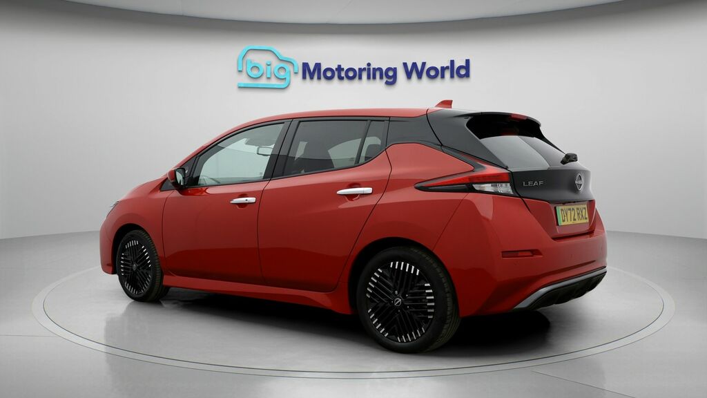 Nissan Leaf Tekna Red #4