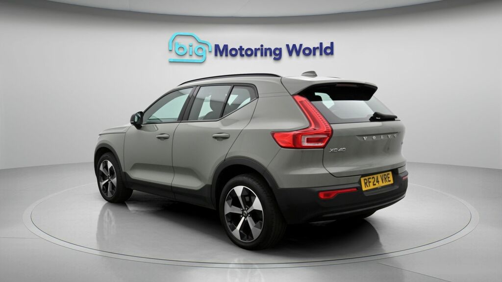 Volvo XC40 Plus Dark Green #5