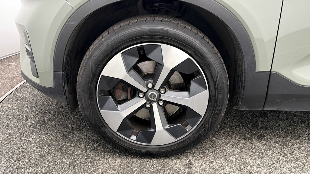 Volvo XC40 Plus, B4 Mild Hybrid, Dark Green #17