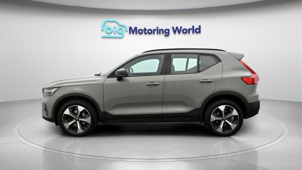 Volvo XC40 Plus Dark Green #4