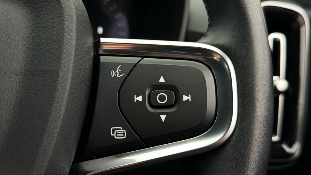 Volvo XC40 Plus, B4 Mild Hybrid, Dark Green #24