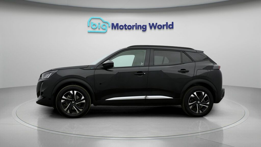 Peugeot e-2008 Gt Black #4