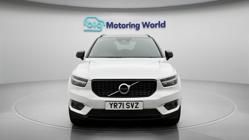 Volvo XC40 R-design Pro White #2