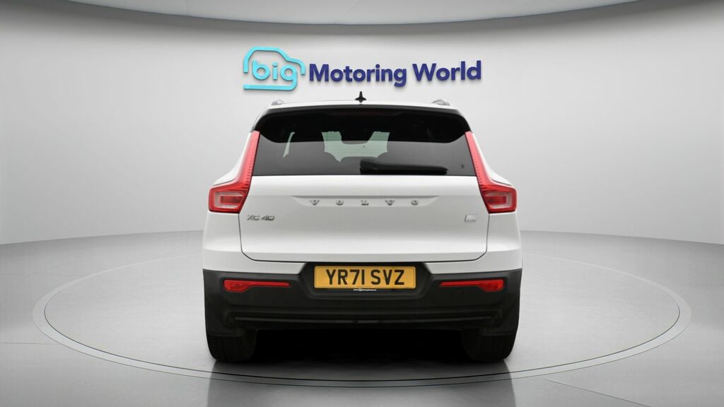 Volvo XC40 R-design Pro White #6