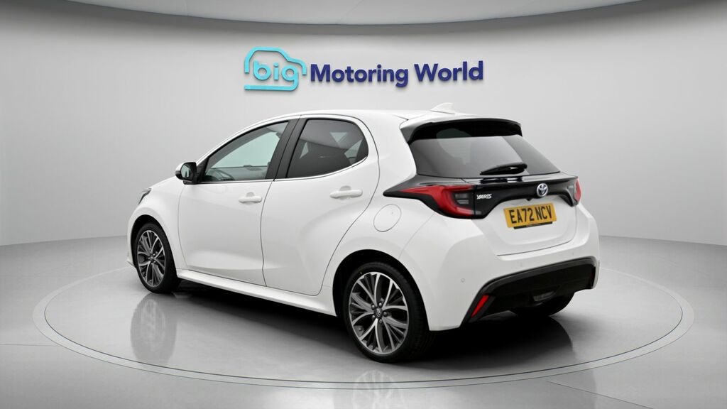 Toyota Yaris Excel White #5
