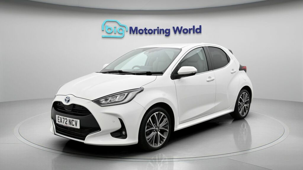 Toyota Yaris Excel White #3