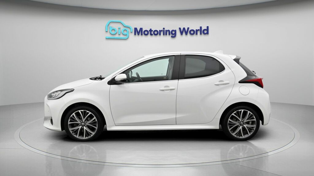 Toyota Yaris Excel White #4