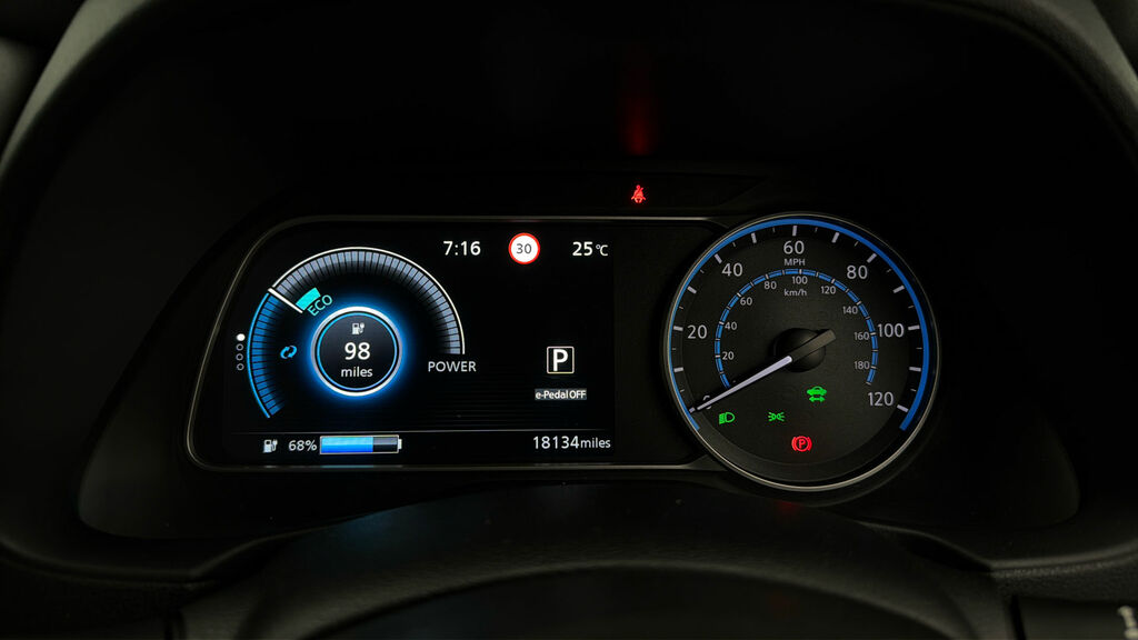 Nissan Leaf 110Kw N-connecta 39Kwh #25